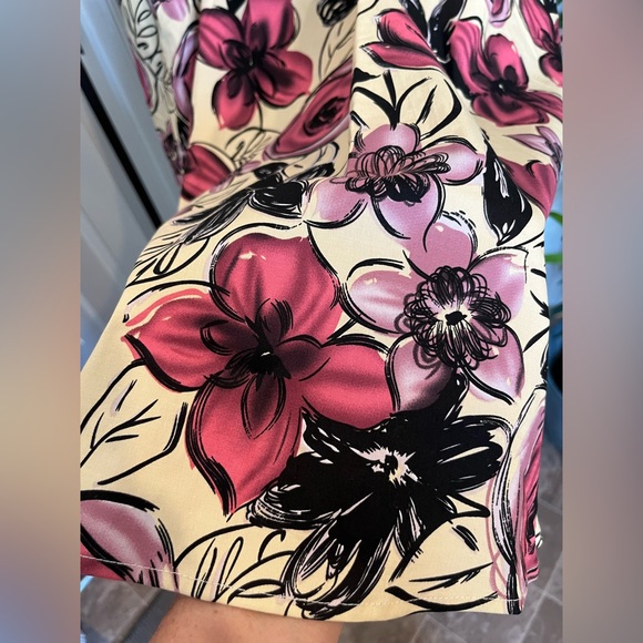 NWOT Retro Sweetheart Neckline Swing Dress in Floral Pattern - Picture 6 of 11